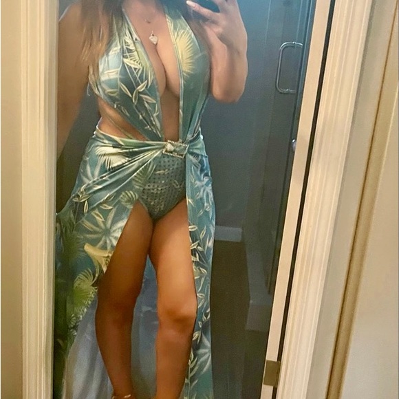 Two piece sleeveless Swimsuit & Bikini Cover Up - Picture 7 of 7